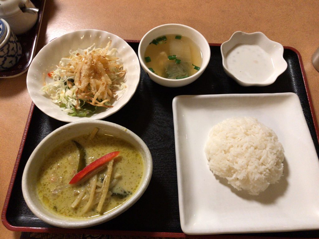 調布のタイ料理店 タイ トイでグリーンカレーのランチ