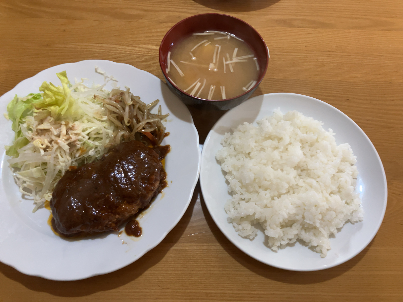 日高市高萩の洋食屋さん「ふたば」でハンバーグのランチ