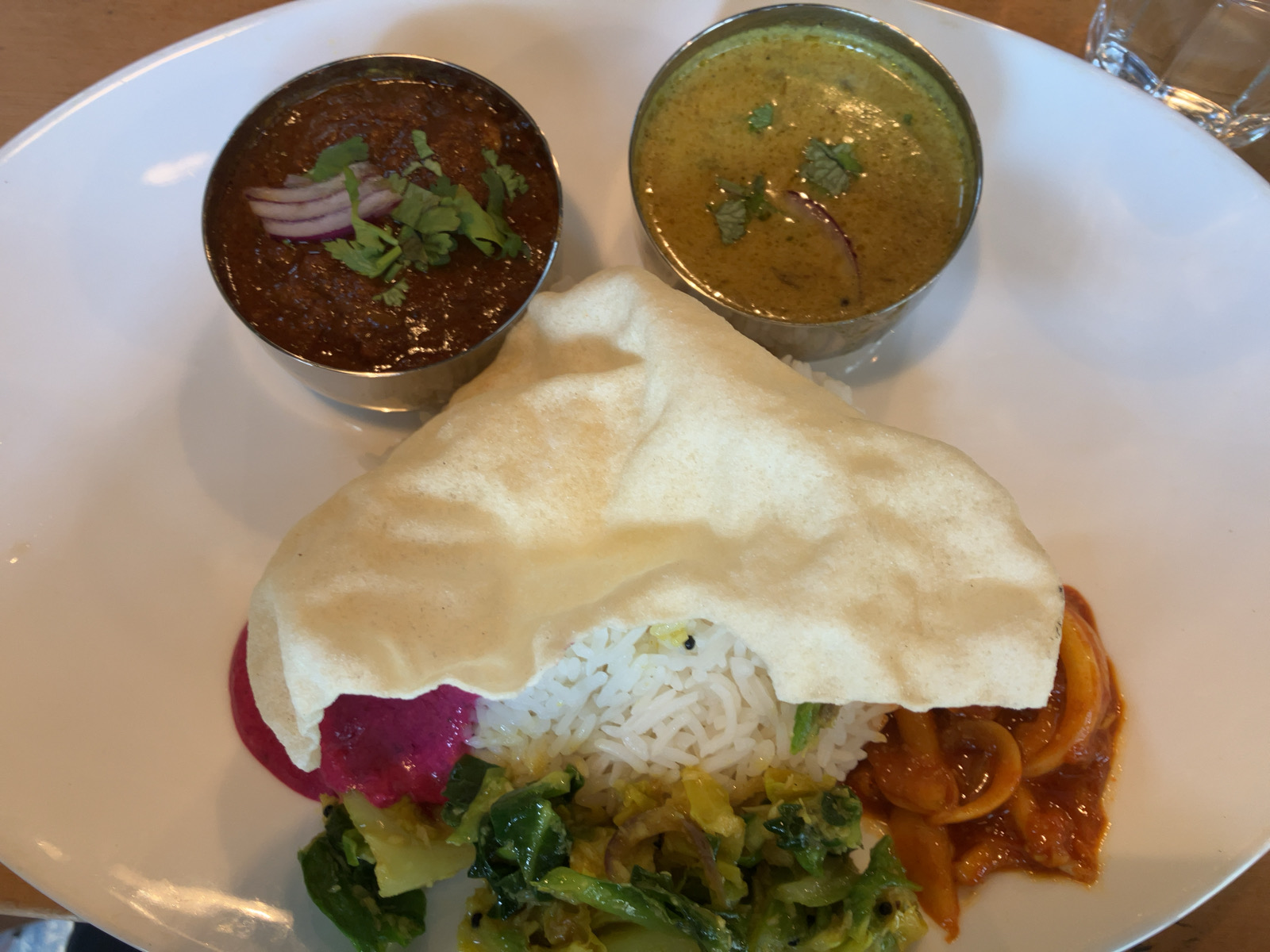 ポークビングルーとフィッシュカレーの二種盛ランチ